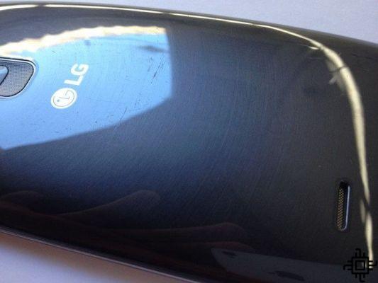 Test : LG G Flex 2, ou smartphone incurvé et puissant