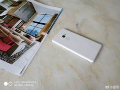 Le PDG de Xiaomi est celui qui divulgue plus de photos du Mi Mix 2 blanc