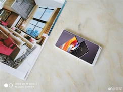 El CEO de Xiaomi es quien revela más fotos del Mi Mix 2 blanco