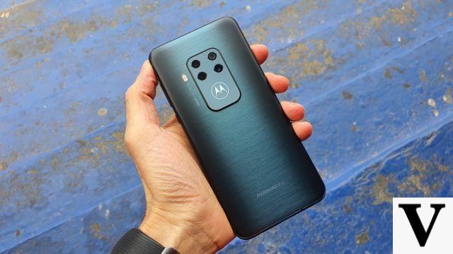 REVUE: Motorola One Zoom est équipé de tout le meilleur de la gamme One