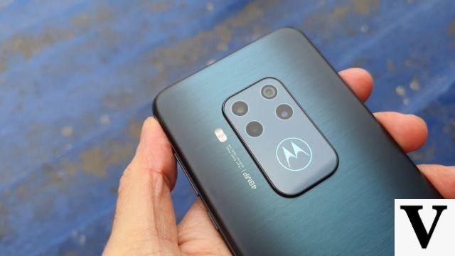 REVUE: Motorola One Zoom est équipé de tout le meilleur de la gamme One