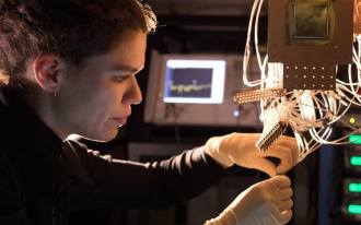 Google dévoile le processeur quantique Bristlecon avec 72 qubits