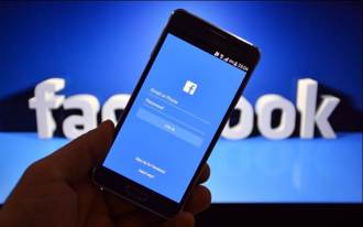 Former Facebook exec says social media is tearing people apart