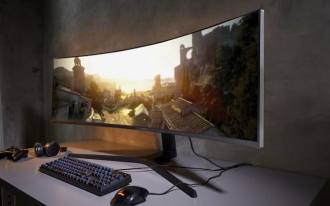 Samsung's new 49-inch curved monitor arrives with QHD resolution
