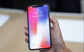 Samsung should profit from the success of the iPhone X