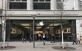 Apple : la batterie de l'iPhone surchauffée blesse un technicien et évacue le magasin