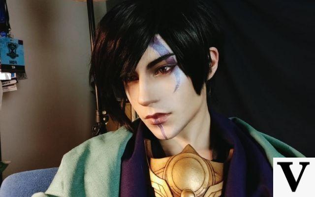 League of Legend (LOL) fan cosplays Aphelios even before his game debut