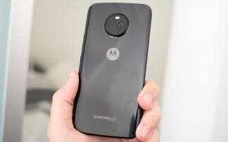 Google promotes Moto X4: when you buy one, get another one for free