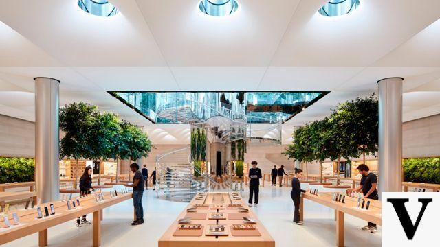 Apple uses stores as distribution centers to speed delivery of new products