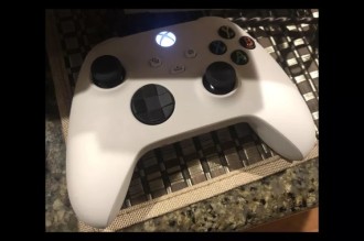 White Xbox Series X controller white may have appeared on the internet