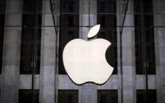 Warren Buffett's praise for Apple sends the company's shares soar